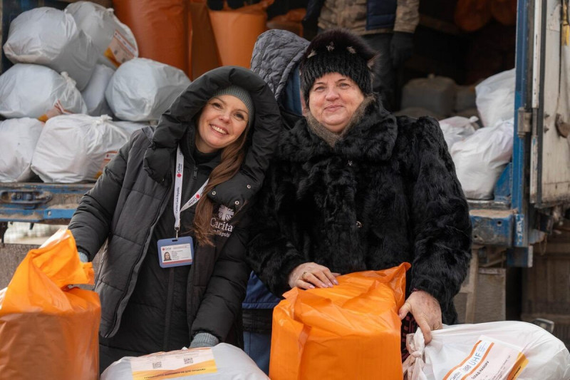 Čtyři roky solidarity: Charita Česká republika pomáhá ročně více než stovce tisíc lidí na Ukrajině i u nás