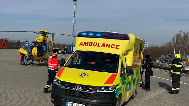 Dramatická záchrana muže po kolapsu: s masáží srdce hasiči ze Želíz neváhali