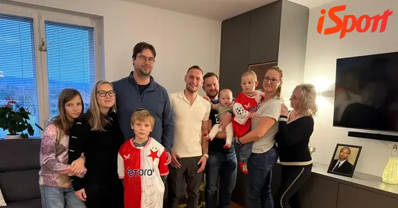 Bundesliga | Dojemné gesto Coufala. Splnil poslední přání zesnulému fanouškovi | iSport.cz