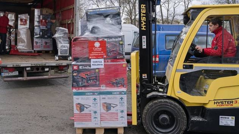 Arcidiecézní charita Olomouc už poslala na Ukrajinu 126 tun pomoci, i inkubátor