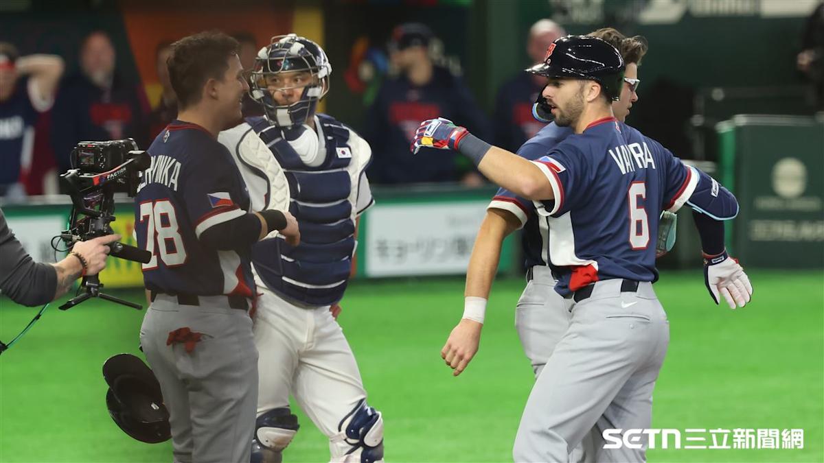 捷克隊「地表最強斜槓」震撼東京巨蛋 球迷肅然起敬：昨天還在打卡上班